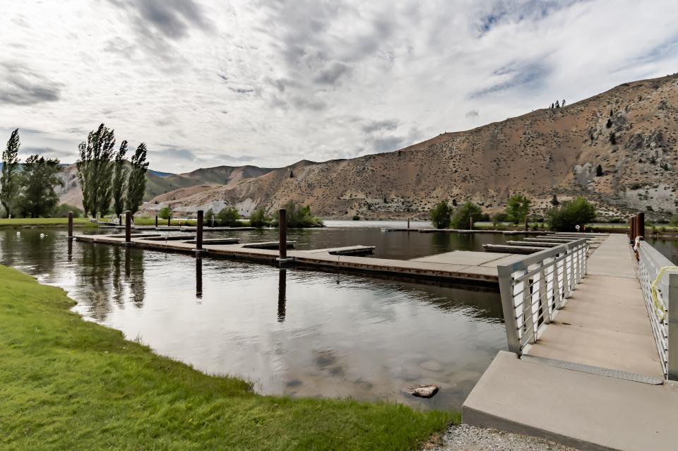 Sun Cove Retreat 6 BD Vacation Rental in Orondo, WA Vacasa