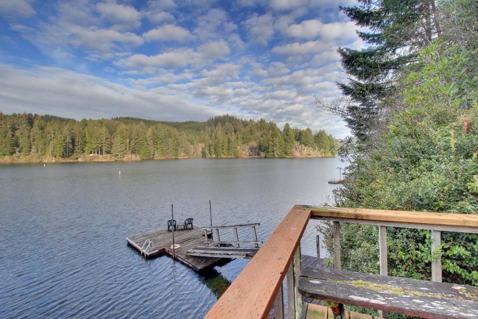 Marcia's Mercer Lake Chateau Studio Vacation Rental in Florence, OR