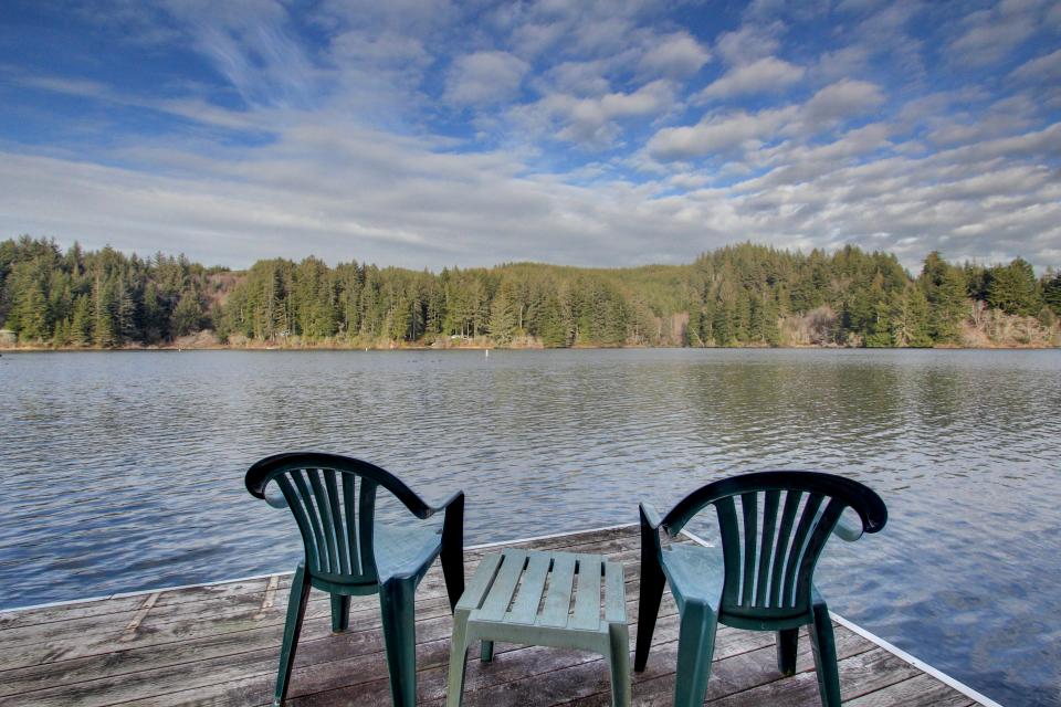 Marcia's Mercer Lake Chateau Studio Vacation Rental in Florence, OR