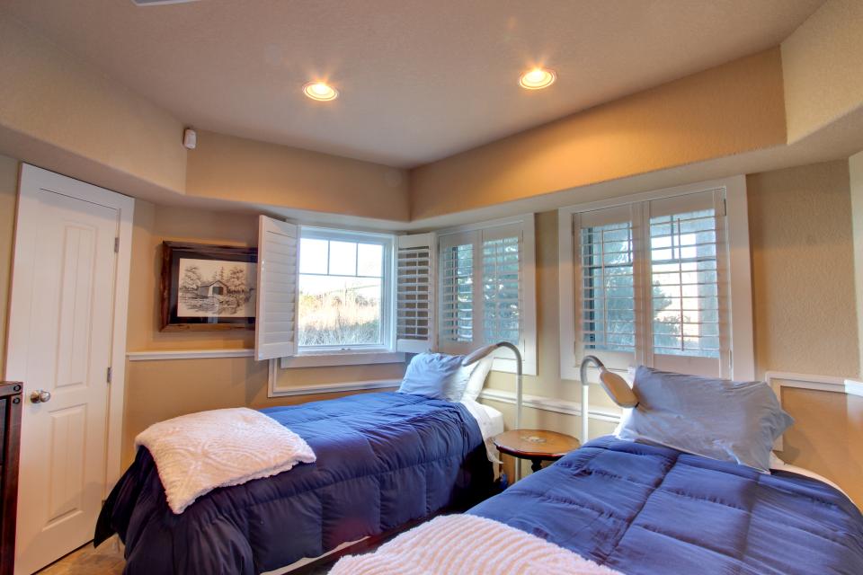 House on the Bay 3 BD Vacation Rental in Newport, OR Vacasa