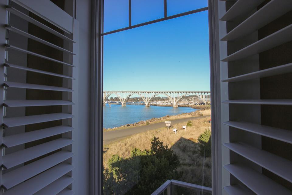 House on the Bay 3 BD Vacation Rental in Newport, OR Vacasa