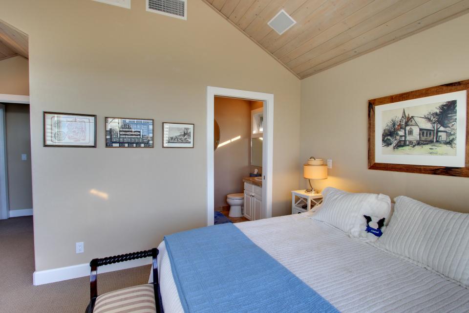 House on the Bay 3 BD Vacation Rental in Newport, OR Vacasa