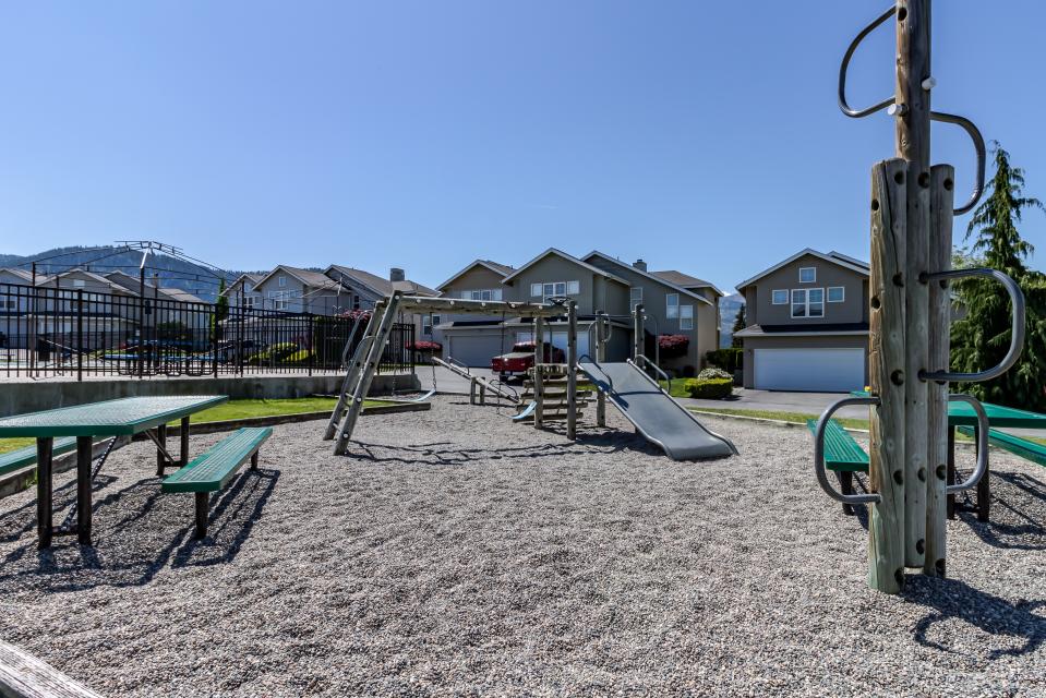 Wapato Ridge Parkway Point (202) 3 BD Vacation Rental in Manson, WA