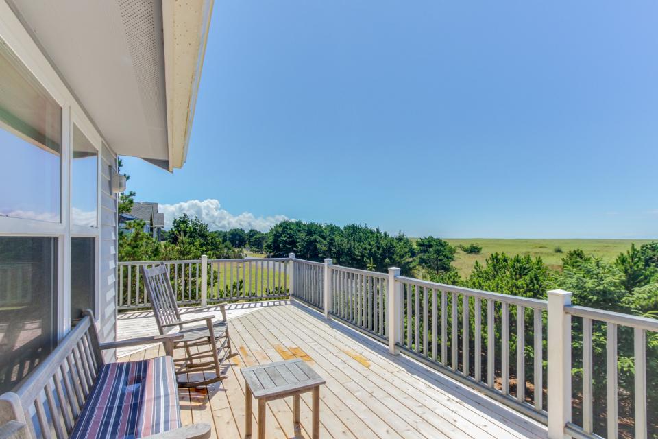 Surf Pines Rilea's Rest 4 BD Vacation Rental in Warrenton, OR Vacasa