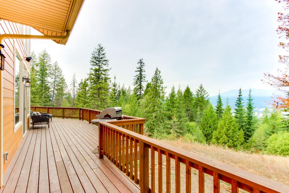 Flying Eagles 2 BD Vacation Rental in Sagle, ID Vacasa