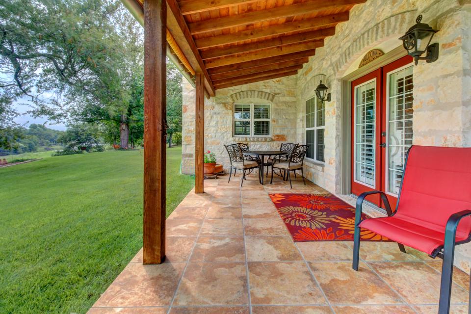 The River House 3 BD Vacation Rental in Fredericksburg, TX Vacasa