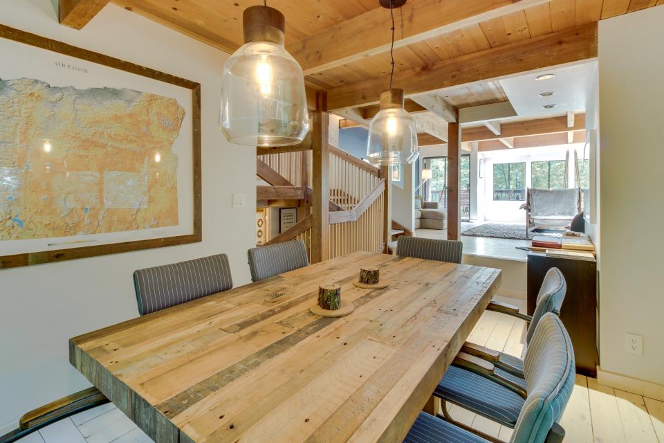 Sandy River Treehouse 4 BD Vacation Rental in Sandy, OR Vacasa