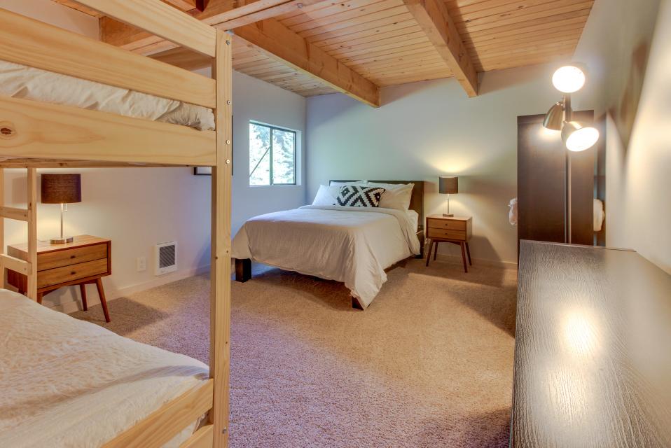 Sandy River Treehouse 4 BD Vacation Rental in Sandy, OR Vacasa