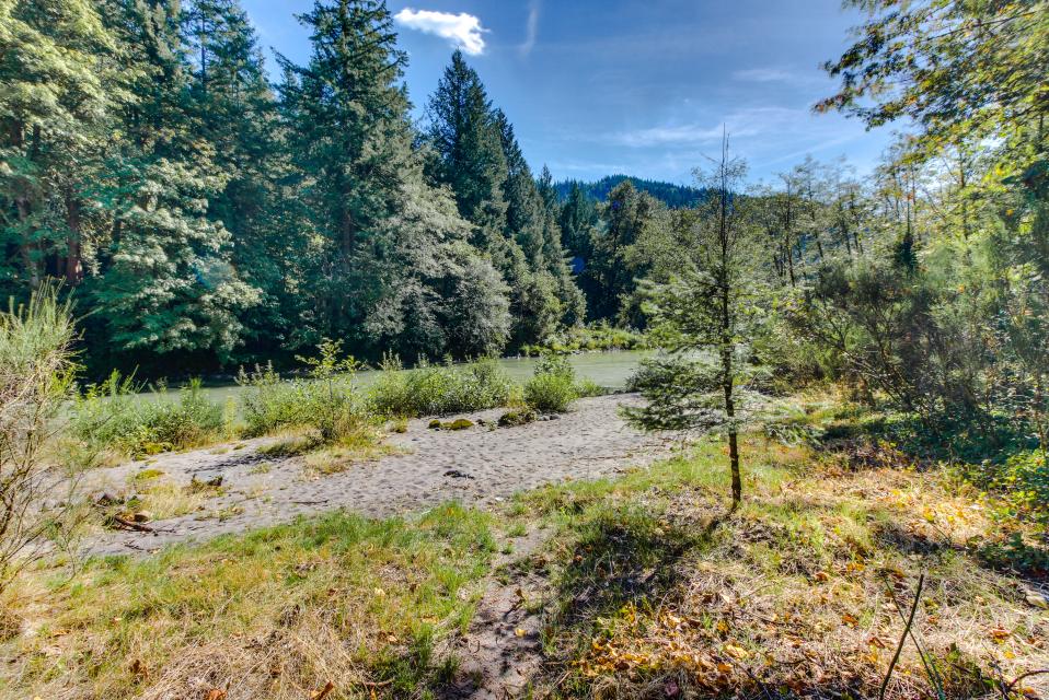 Sandy River Treehouse 4 BD Vacation Rental in Sandy, OR Vacasa