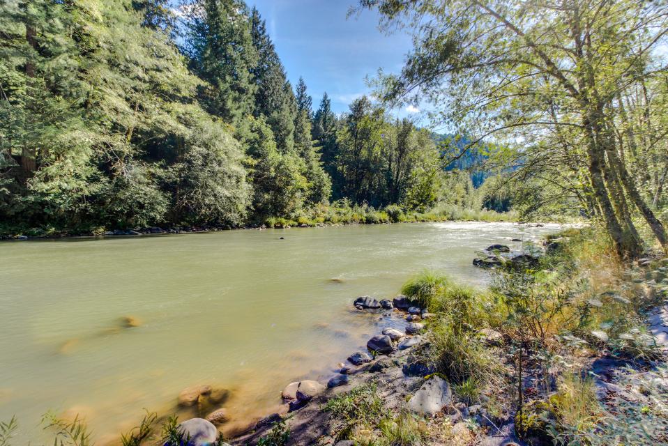 Sandy River Treehouse 4 BD Vacation Rental in Sandy, OR Vacasa
