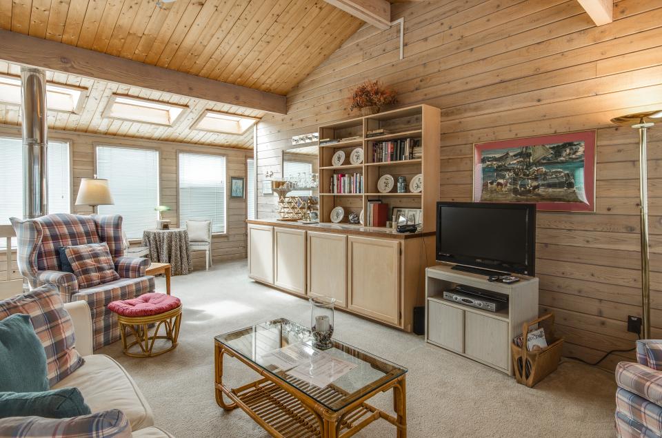 Beach House 2 BD Vacation Rental in Mendocino, CA Vacasa