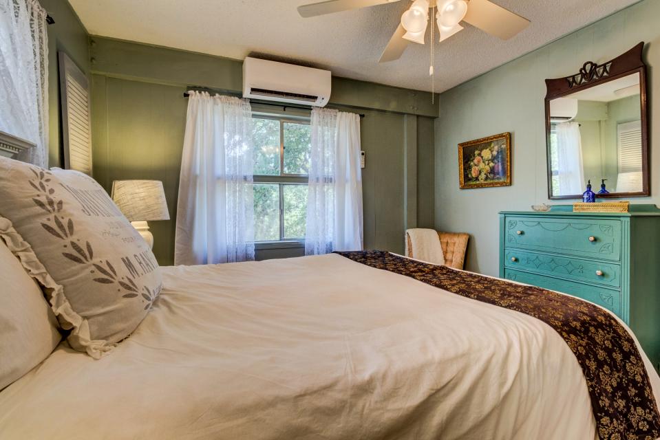 The Thomas Family Cabin 2 BD Vacation Rental in Spicewood, TX Vacasa