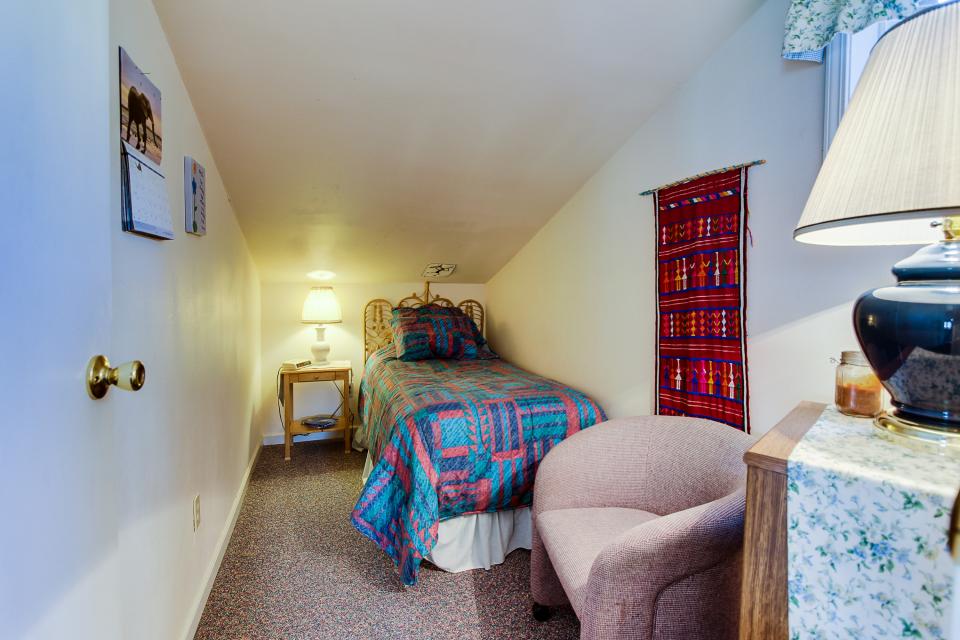 Morning Song Acres 5 BD Vacation Rental in Lyle, WA Vacasa