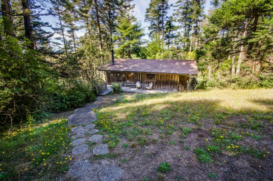 Safe At Anchor 2 BD Vacation Rental in Elk, CA Vacasa