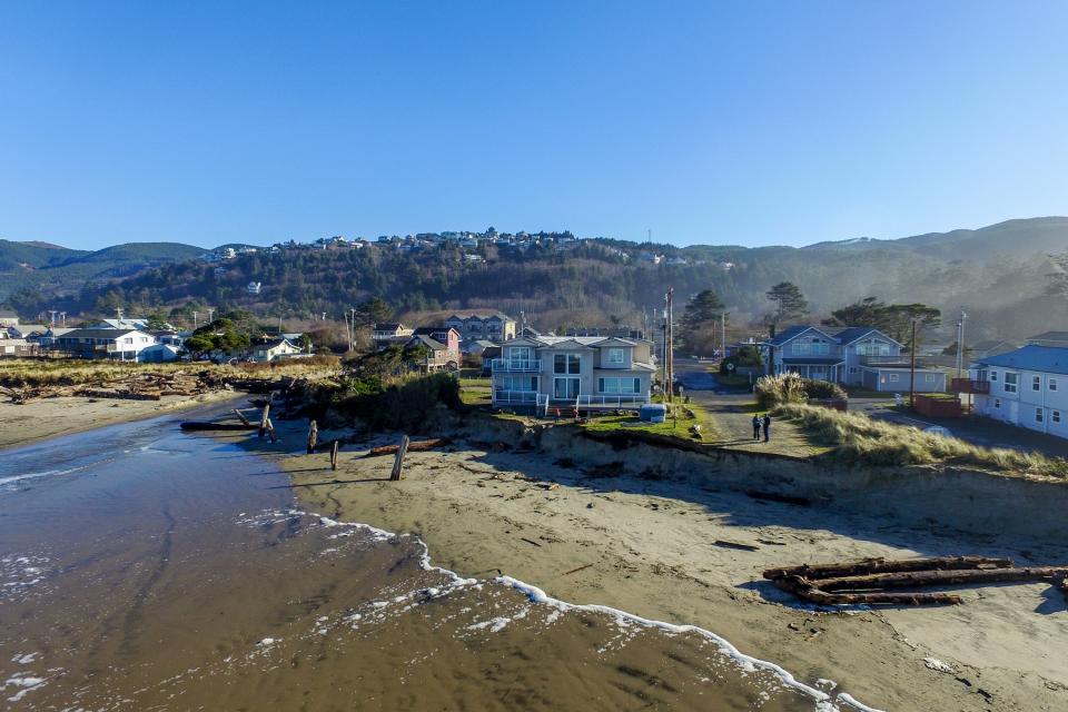 Rockaway Beach Villa 6 BD Vacation Rental in Rockaway Beach, OR Vacasa