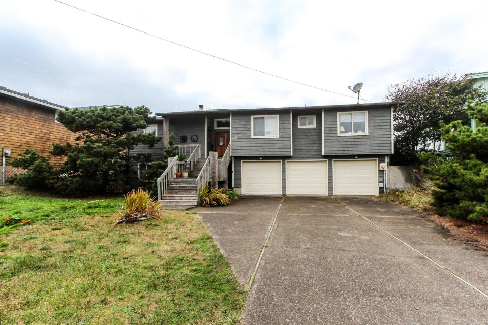 Daly's Oceanfront House 3 BD Vacation Rental in Waldport, OR Vacasa