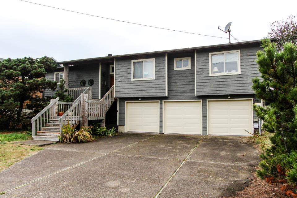 Daly's Oceanfront House 3 BD Vacation Rental in Waldport, OR Vacasa