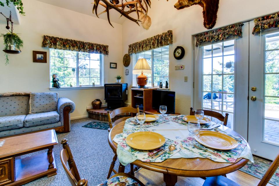 Osprey Cove 1 BD Vacation Rental in Charleston, OR Vacasa