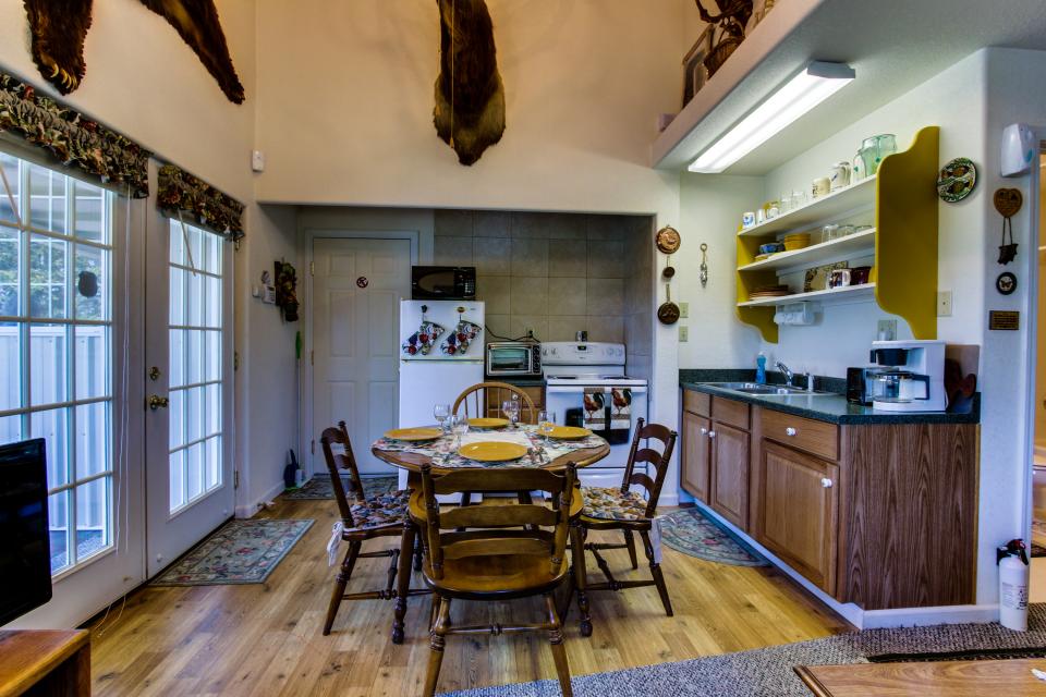 Osprey Cove 1 BD Vacation Rental in Charleston, OR Vacasa