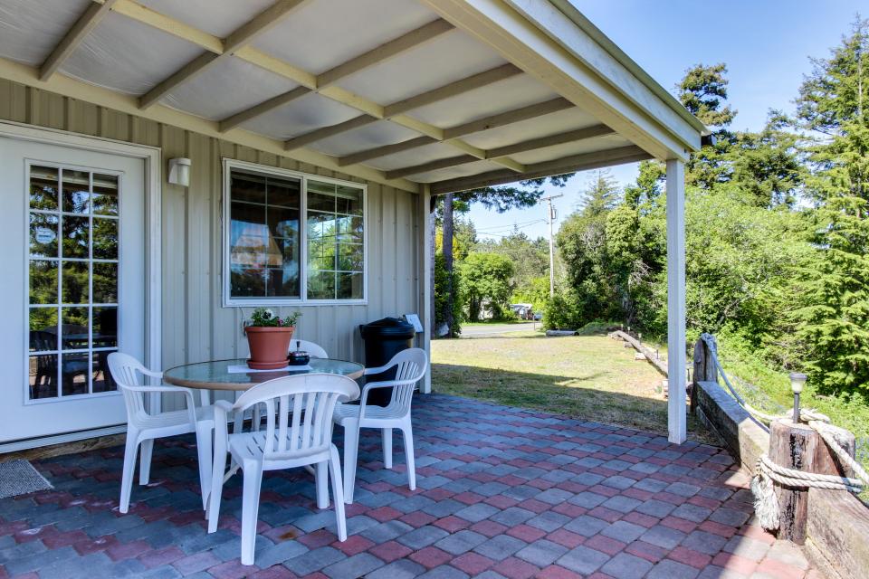 Osprey Cove 1 BD Vacation Rental in Charleston, OR Vacasa