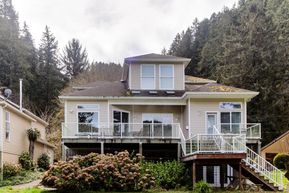 The River's Edge Guest House plus Mini Suite 3 BD Vacation Rental in