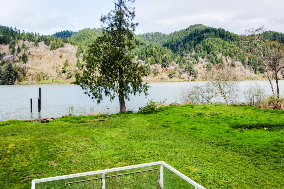 The River's Edge Guest House plus Mini Suite 3 BD Vacation Rental in