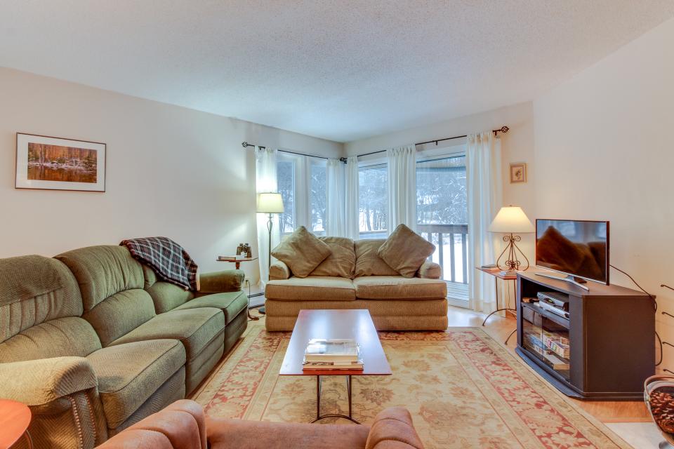 Brookhaven B3 3 BD Vacation Rental in Ludlow, VT Vacasa