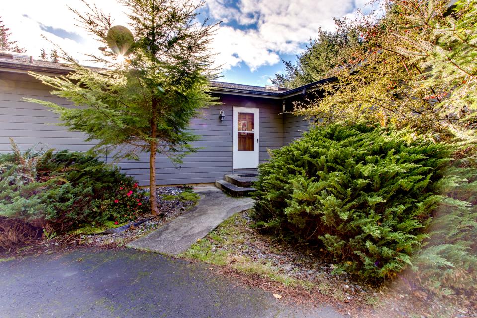 Nesika Beach House 3 BD Vacation Rental in Gold Beach, OR Vacasa