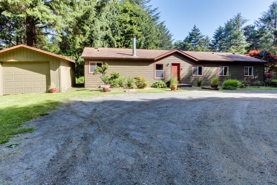 Osprey Park 6 BD Vacation Rental in Waldport, OR Vacasa