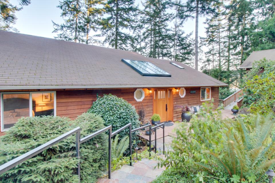 Seal's Passage 3 BD Vacation Rental in Port Hadlock, WA Vacasa
