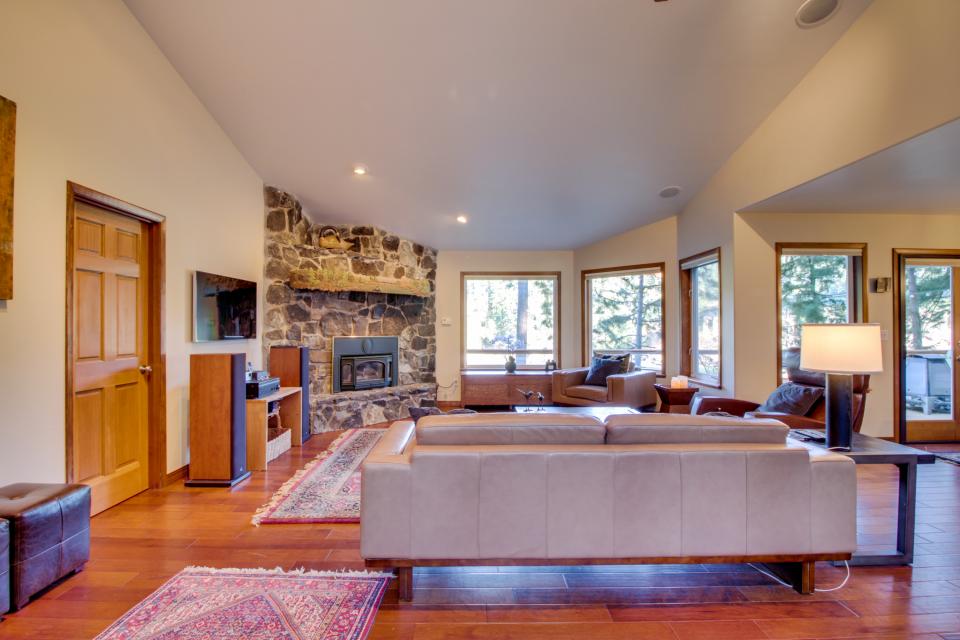 Seal's Passage 3 BD Vacation Rental in Port Hadlock, WA Vacasa