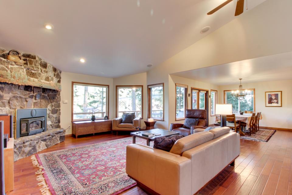 Seal's Passage 3 BD Vacation Rental in Port Hadlock, WA Vacasa