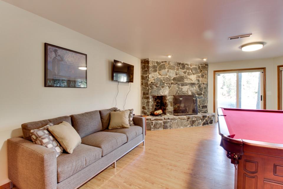 Seal's Passage 3 BD Vacation Rental in Port Hadlock, WA Vacasa