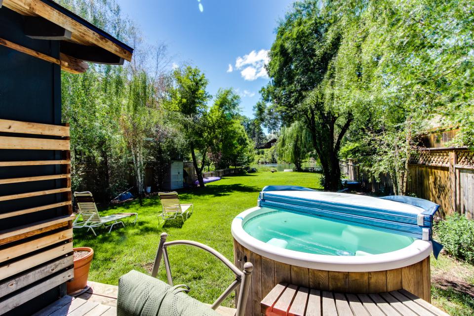 Deschutes Riverfront 2 BD Vacation Rental in Bend, OR Vacasa