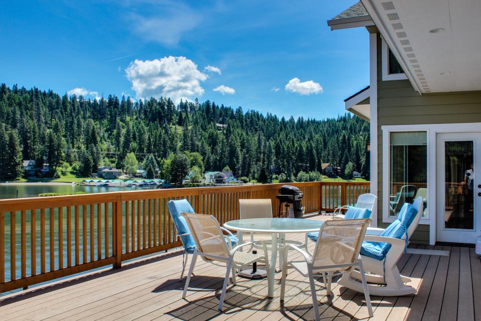 Beautiful Lakefront Custom 4 BD Vacation Rental in Coeur d'Alene, ID Vacasa