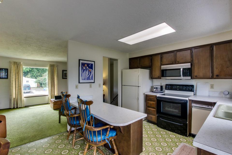 Cascade River Watch 3 BD Vacation Rental in Cascade Locks, OR Vacasa