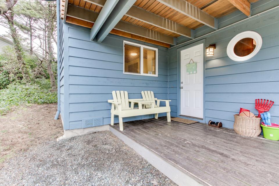 Manzanita Beach Cottage 2 BD Vacation Rental in Manzanita, OR Vacasa