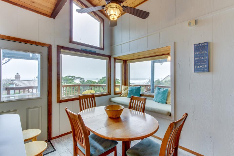 Manzanita Beach Cottage 2 BD Vacation Rental in Manzanita, OR Vacasa