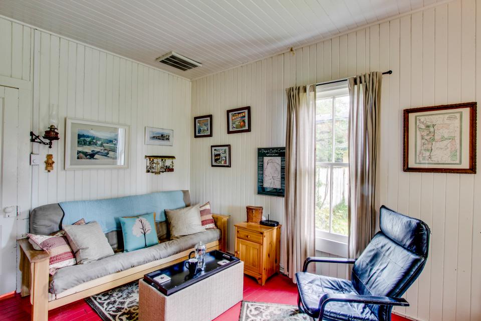 Historic Camp Hungry 2 BD Vacation Rental in Seaview, WA Vacasa