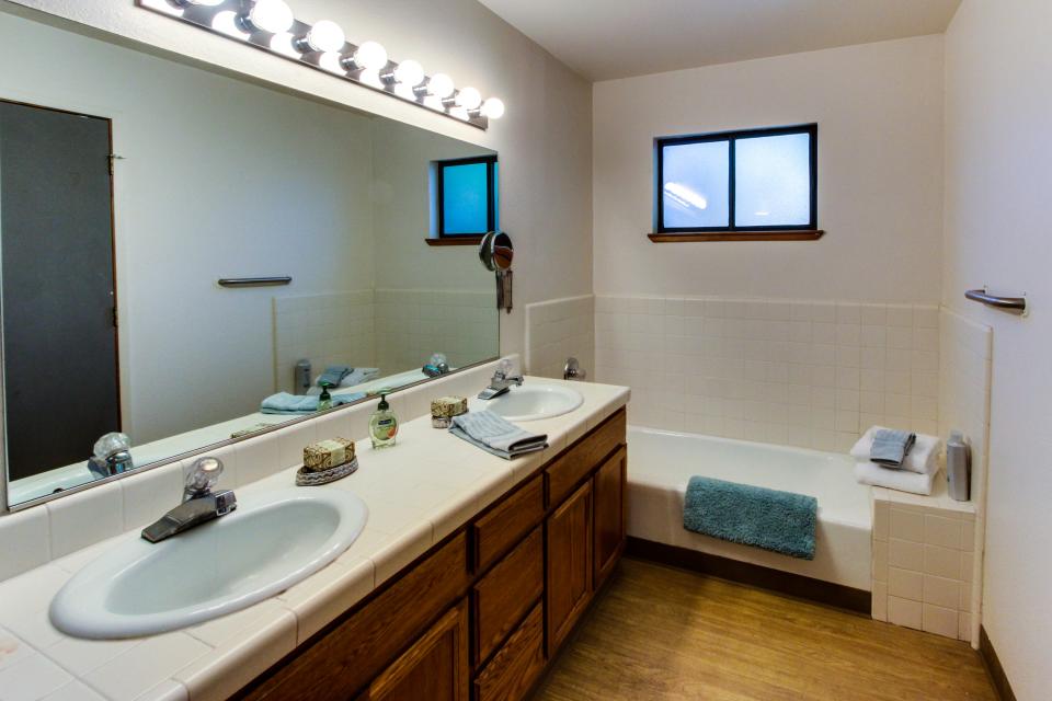 Seabright Beach Retreat 4 BD Vacation Rental in Santa Cruz, CA Vacasa