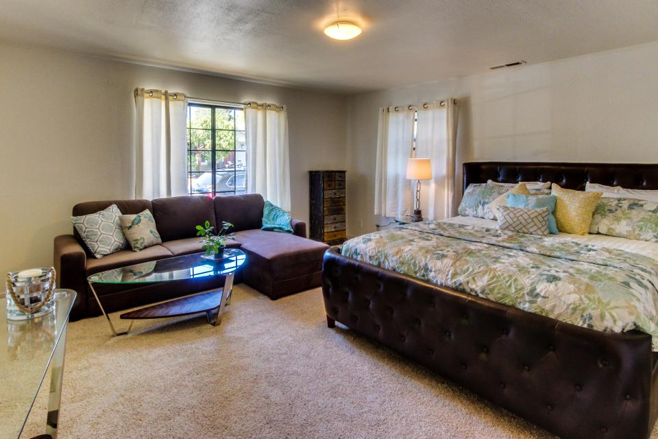 Seabright Beach Retreat 4 BD Vacation Rental in Santa Cruz, CA Vacasa