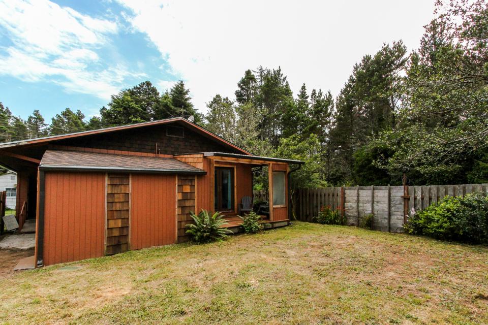 The Getaway 2 BD Vacation Rental in Yachats, OR Vacasa