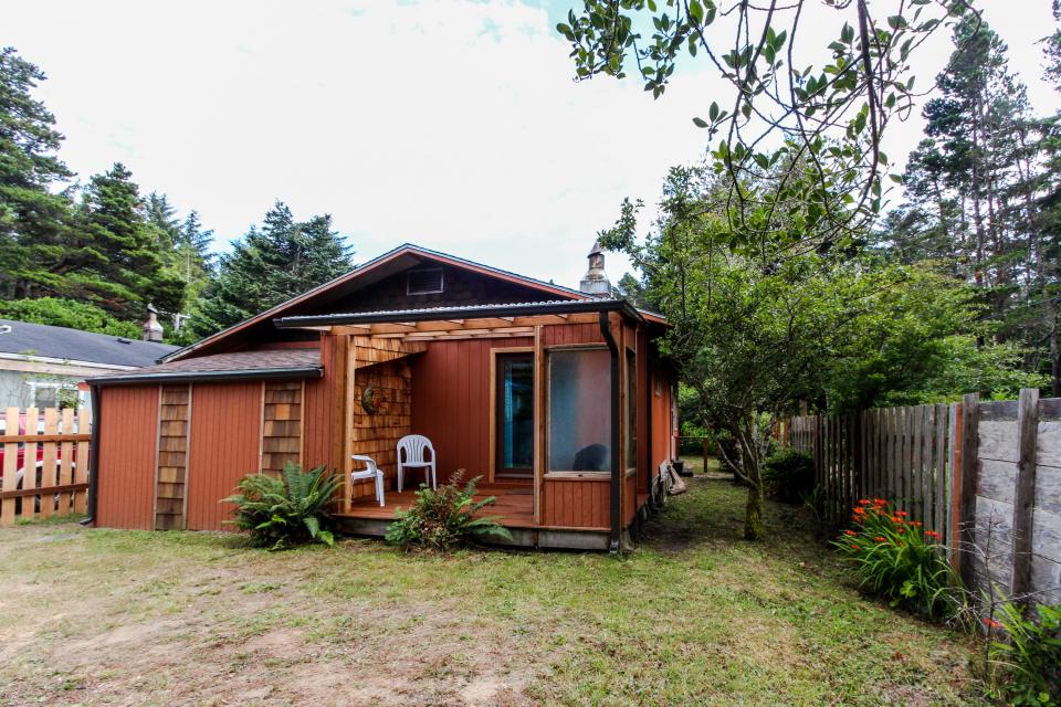 The Getaway 2 BD Vacation Rental in Yachats, OR Vacasa