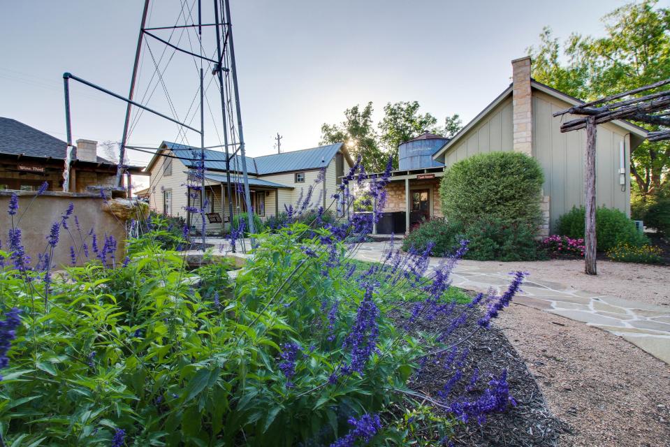 Dog Friendly Bed And Breakfast Fredericksburg Tx Dog Friendly Bed And Breakfast Fredericksburg Tx