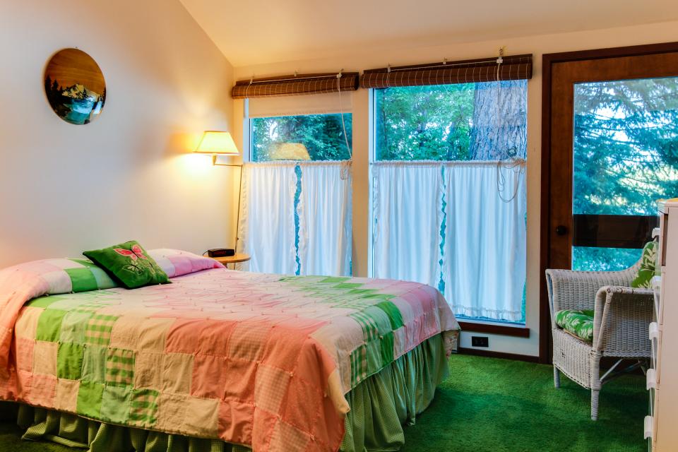 Spirit Lake 4 BD Vacation Rental in Spirit Lake, ID Vacasa