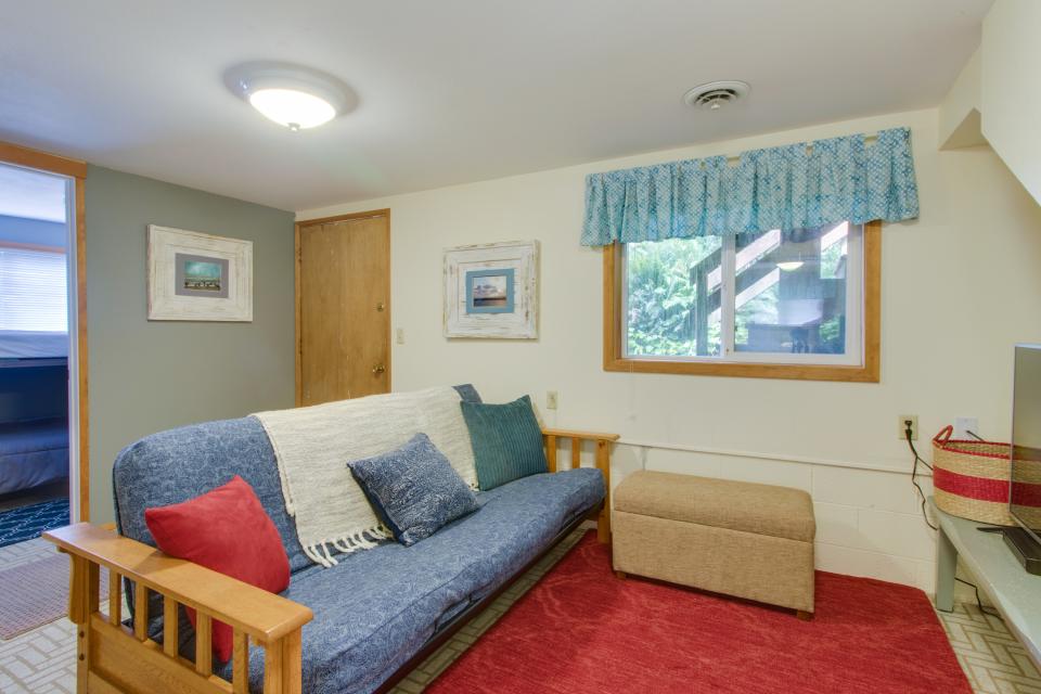 Pearl Ocean Front Beach House 3 BD Vacation Rental in Netarts, OR