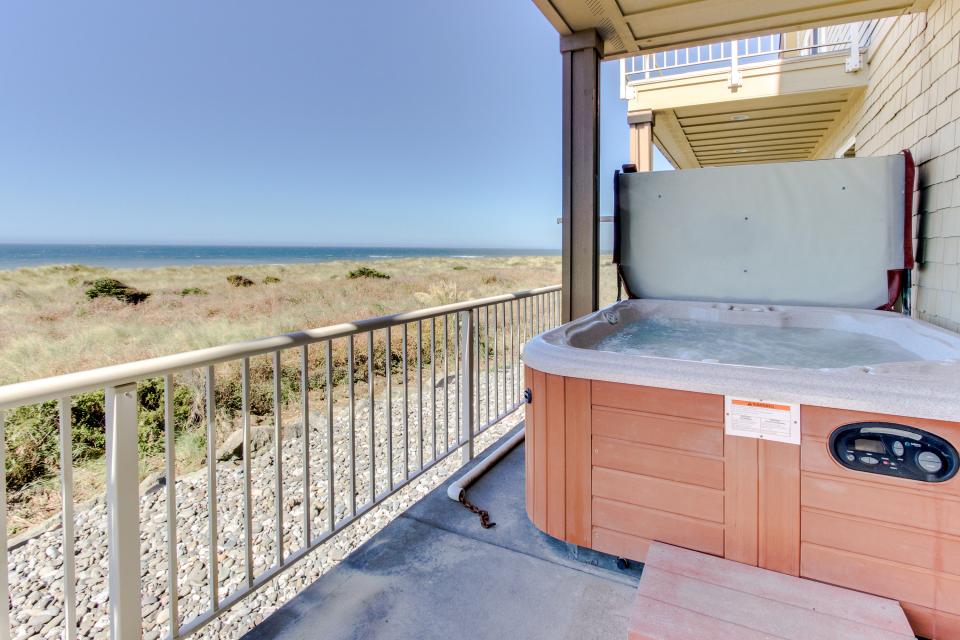 Beachinn 2 BD Vacation Rental in Gold Beach, OR Vacasa