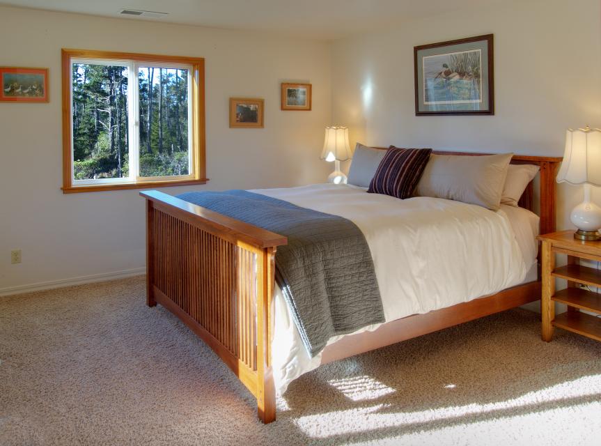 Sundance 4 BD Vacation Rental in Mendocino, CA Vacasa
