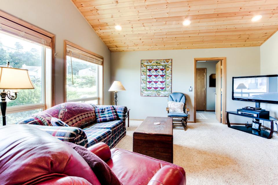 Scandia House in Bayshore Estates! 3 BD Vacation Rental in Waldport