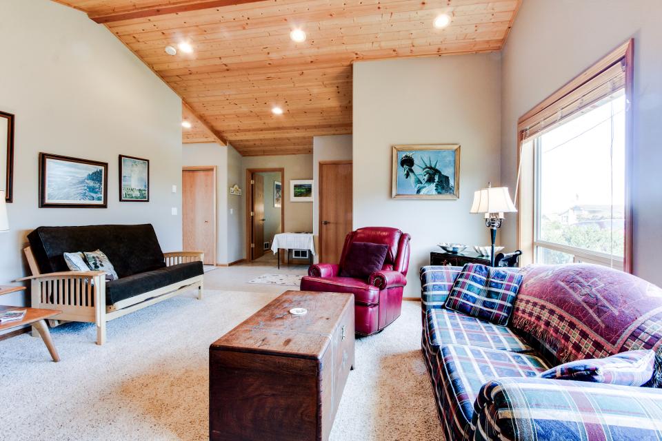 Scandia House in Bayshore Estates! 3 BD Vacation Rental in Waldport